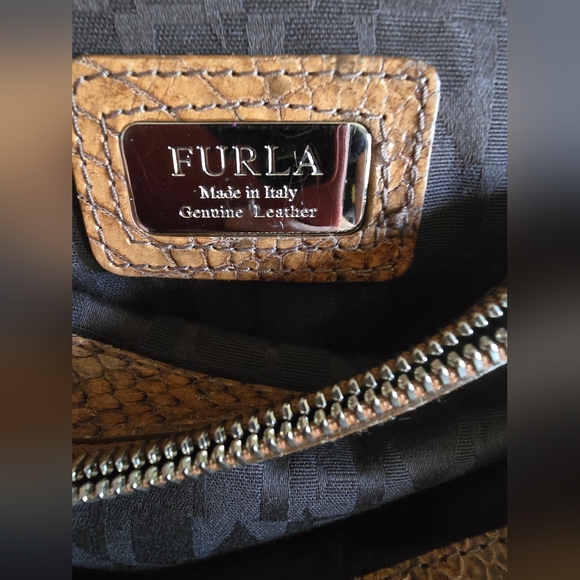 😍 FURLA LEATHER SHOULDER BAG PURSE 😍 IN GREAT CONDITION! - Picture 5 of 13
